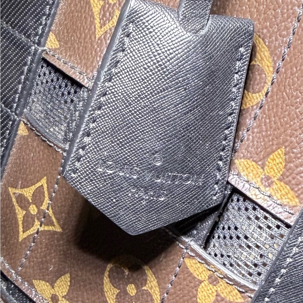 Louis Vuitton Tressage Tote - Picture 4 of 13